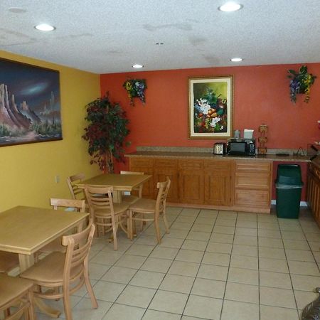 Redwood Inn - White Hall Bagian luar foto
