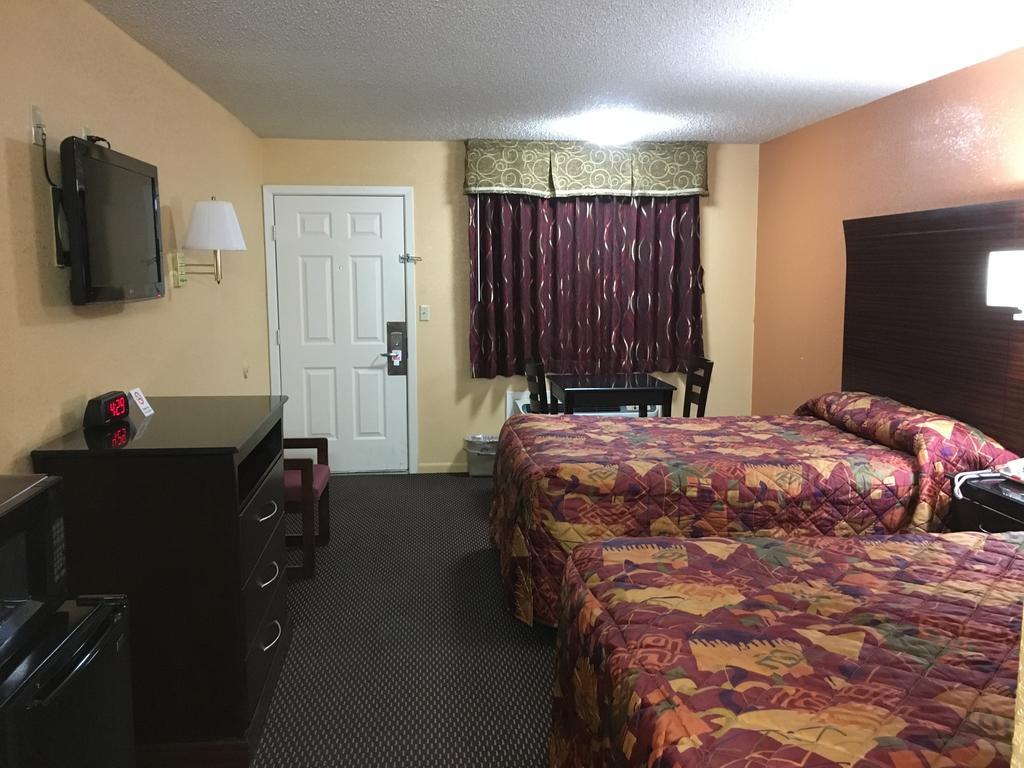 Redwood Inn - White Hall Bagian luar foto