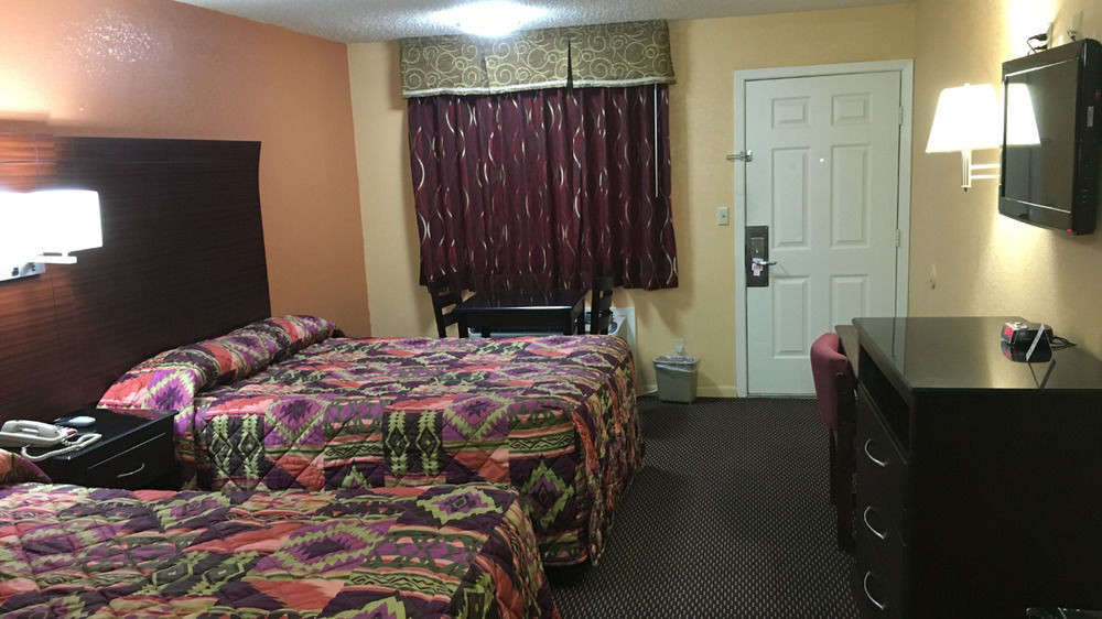 Redwood Inn - White Hall Bagian luar foto