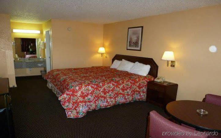 Redwood Inn - White Hall Bagian luar foto